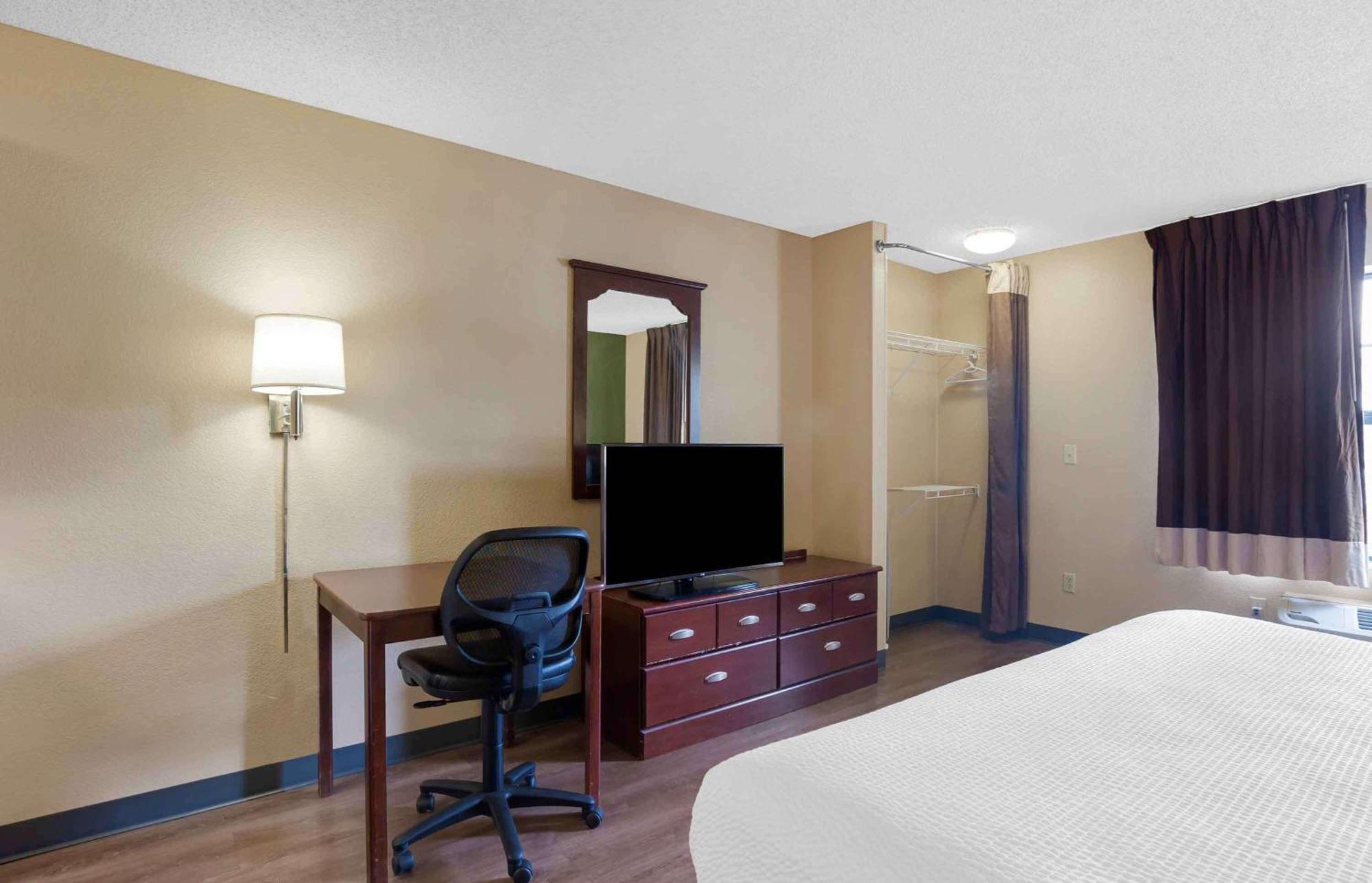 Extended Stay America Select Suites - Newport News - Oyster Point Bagian luar foto