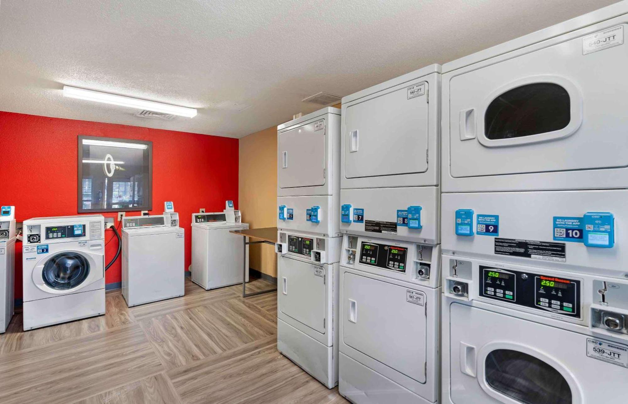 Extended Stay America Select Suites - Newport News - Oyster Point Bagian luar foto
