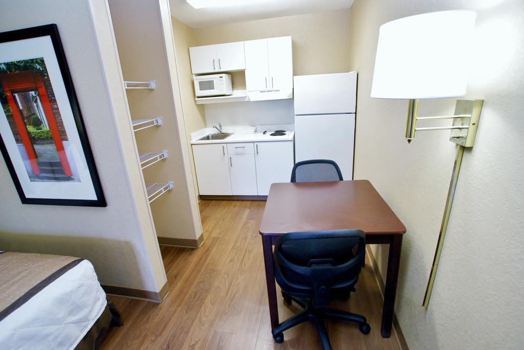 Extended Stay America Select Suites - Newport News - Oyster Point Bagian luar foto